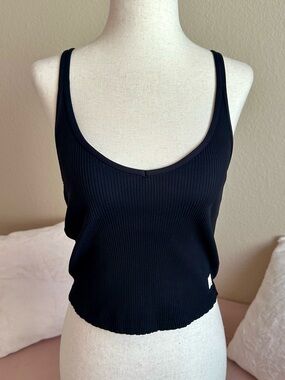Vuori Ribbed Crop Tank Top Black Criss Cross Back Built In Bra Athletic Yoga Sm